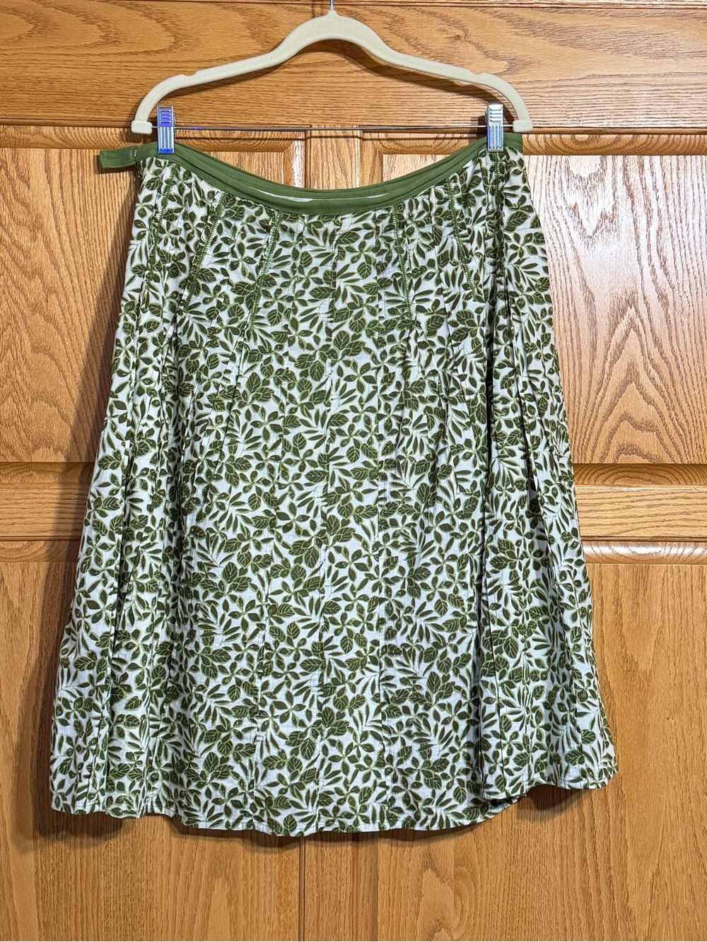 Liz Claiborne Green Leaf Print Circle Skirt Sz 12 - Picture 2 of 6